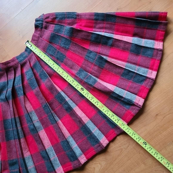 Vintage Pleated Academia Reversible Wool Skirt - Picture 7 of 11